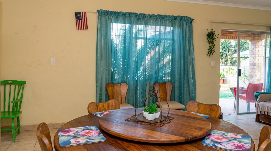 3 Bedroom Property for Sale in Azalea Park North West